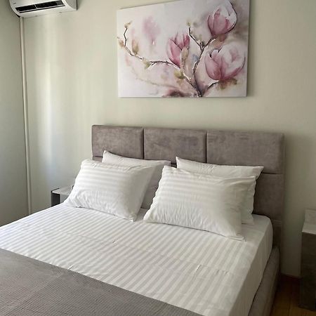 Spacious Apartment Near Panormou Metro Atenas Exterior foto