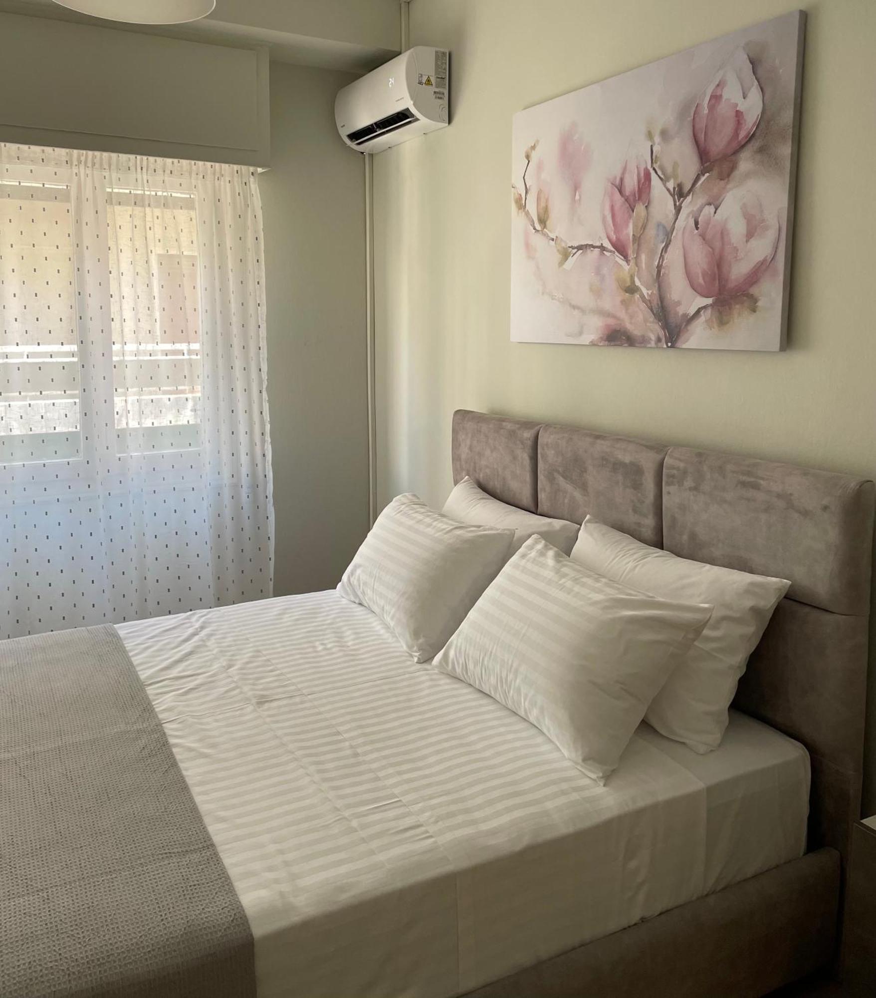 Spacious Apartment Near Panormou Metro Atenas Exterior foto