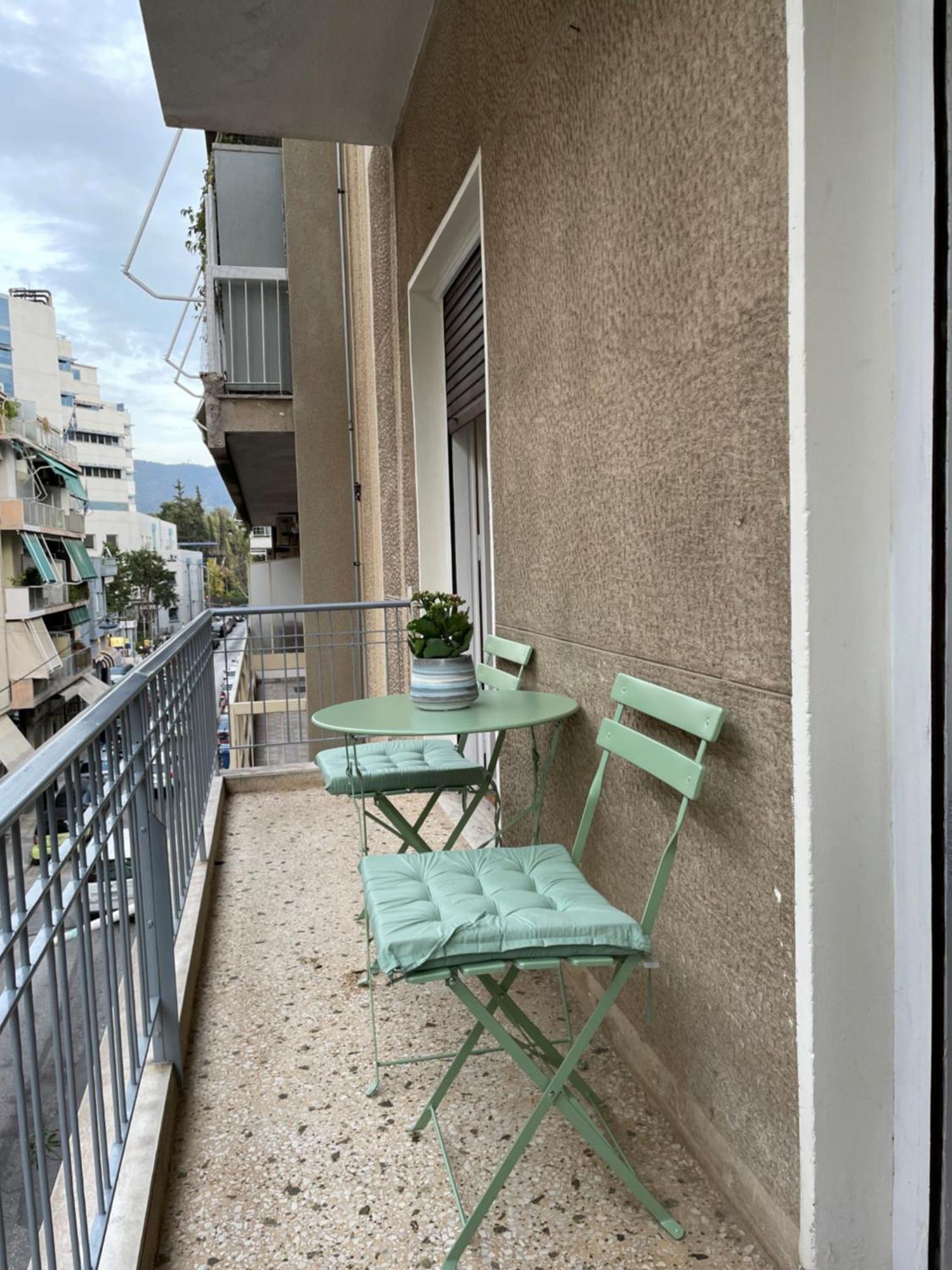 Spacious Apartment Near Panormou Metro Atenas Exterior foto